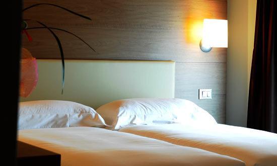Hotel Opera Дособуоно Стая снимка