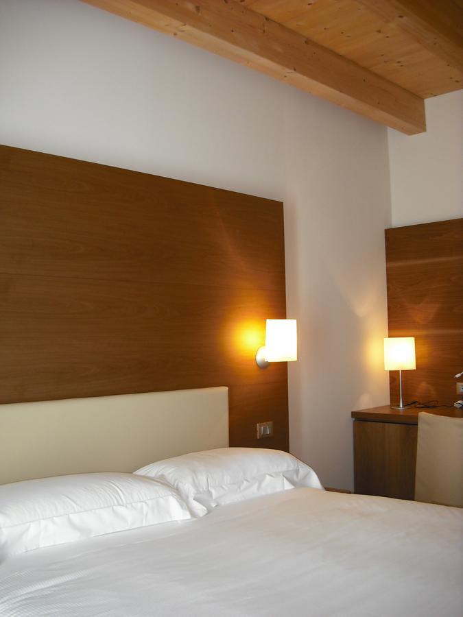 Hotel Opera Дособуоно Стая снимка